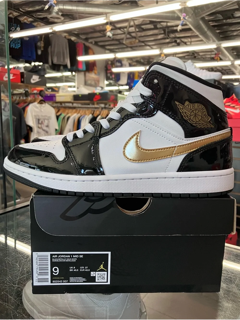 Air Jordan 1 Mid Patent Black White Gold Size 9